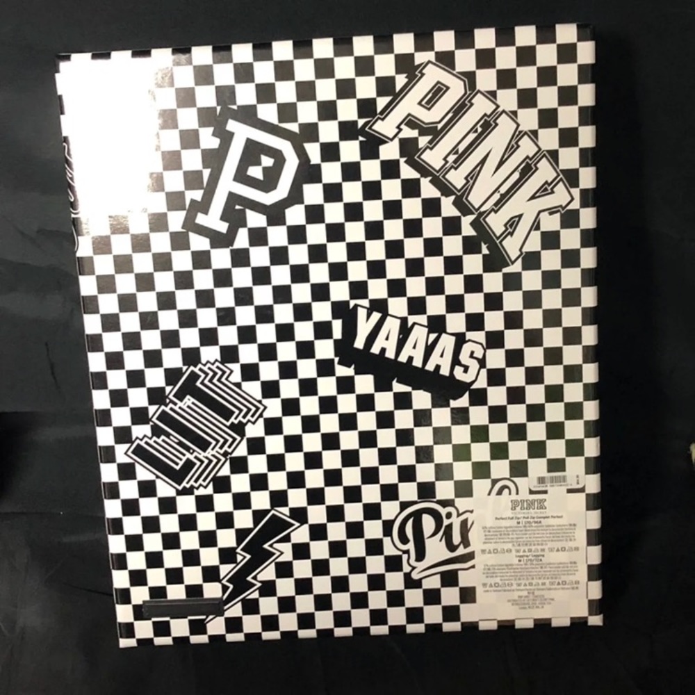 NEW VS Sherpa Gift Box Set - Picture 3 of 5